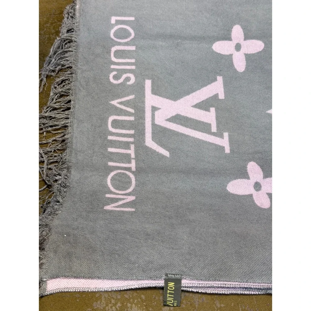 Flat $200 Sale Louis Vuitton Logomania Scarf Grey Pink Monogram Logo Fringed